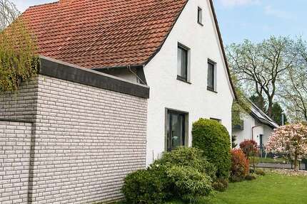 Haus Schloß Holte-Stukenbrock Stukenbrock - 7 Zimmer, 166 m&sup2;, 359.000&euro; | Angebot:27129613