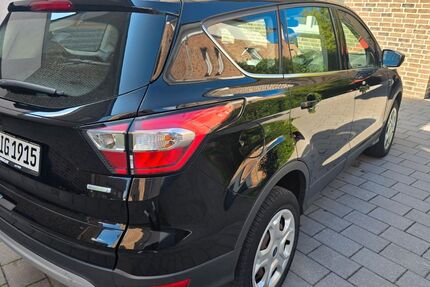 Ford Kuga 106.000 km 9.600 &euro; Gütersloh 33330