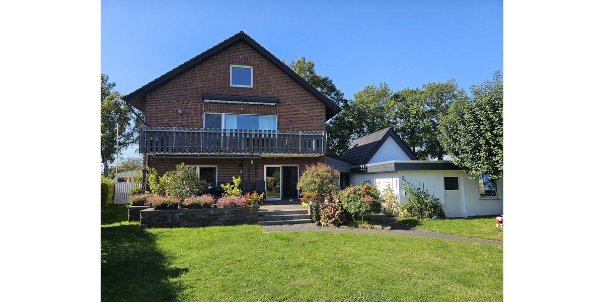 Alleinstehendes MFH im Außenbereich - Mehrfamilienhaus, Wohnhaus Gütersloh Isselhorst | Angebot:27492998