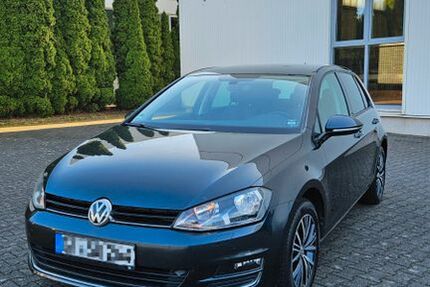 VW Golf 160.000 km 8.900 &euro; Schloß Holte-Stukenbrock 33758