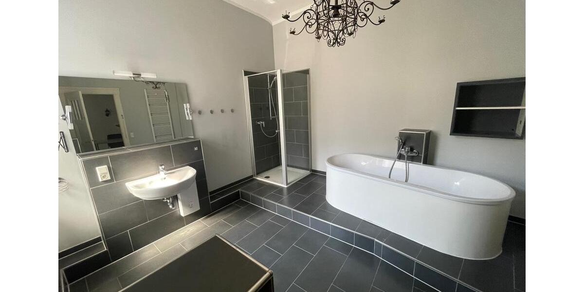 Etagenwohnung Bielefeld Schildesche - 3 Zimmer, 120 m&sup2;, 1.200&euro; | Angebot:20300276