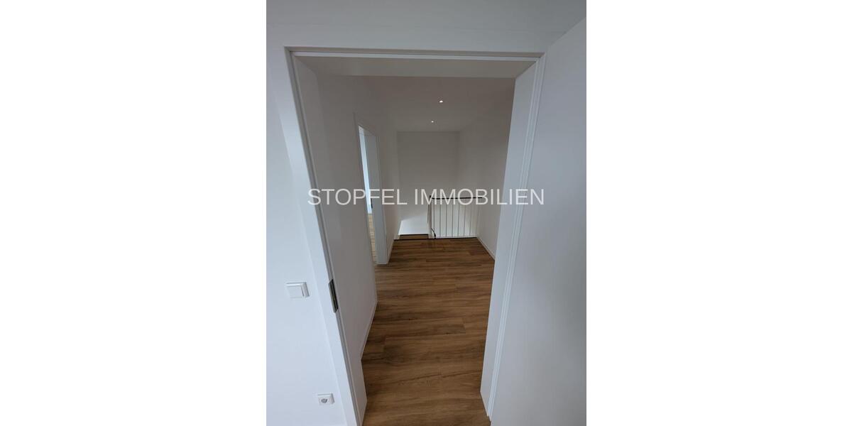 Einfamilienhaus Bielefeld - 3 Zimmer, 106 m&sup2;, 1.700&euro; | Angebot:23690323