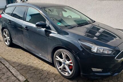Ford Focus 99.000 km 11.990 &euro; Lage 32791