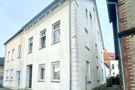 Haus Lage - 8 Zimmer, 200 m&sup2;, 329.000&euro; | Angebot:27455413