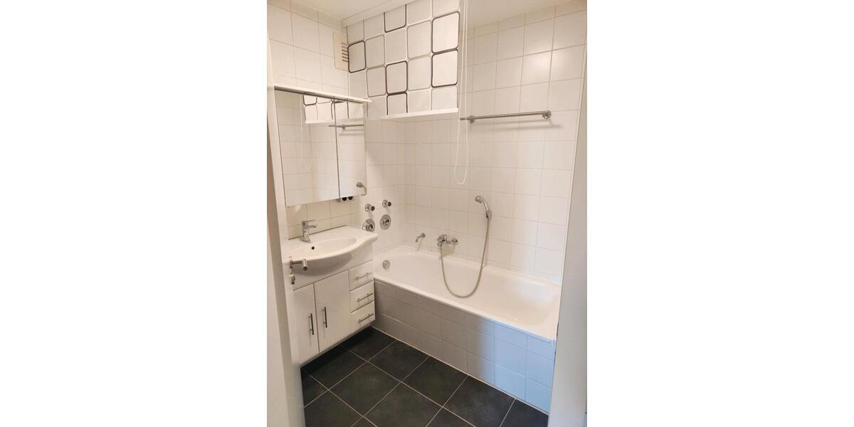 Dachgeschoßwohnung Bielefeld Schildesche - 3 Zimmer, 76 m&sup2;, 233.000&euro; | Angebot:27406461