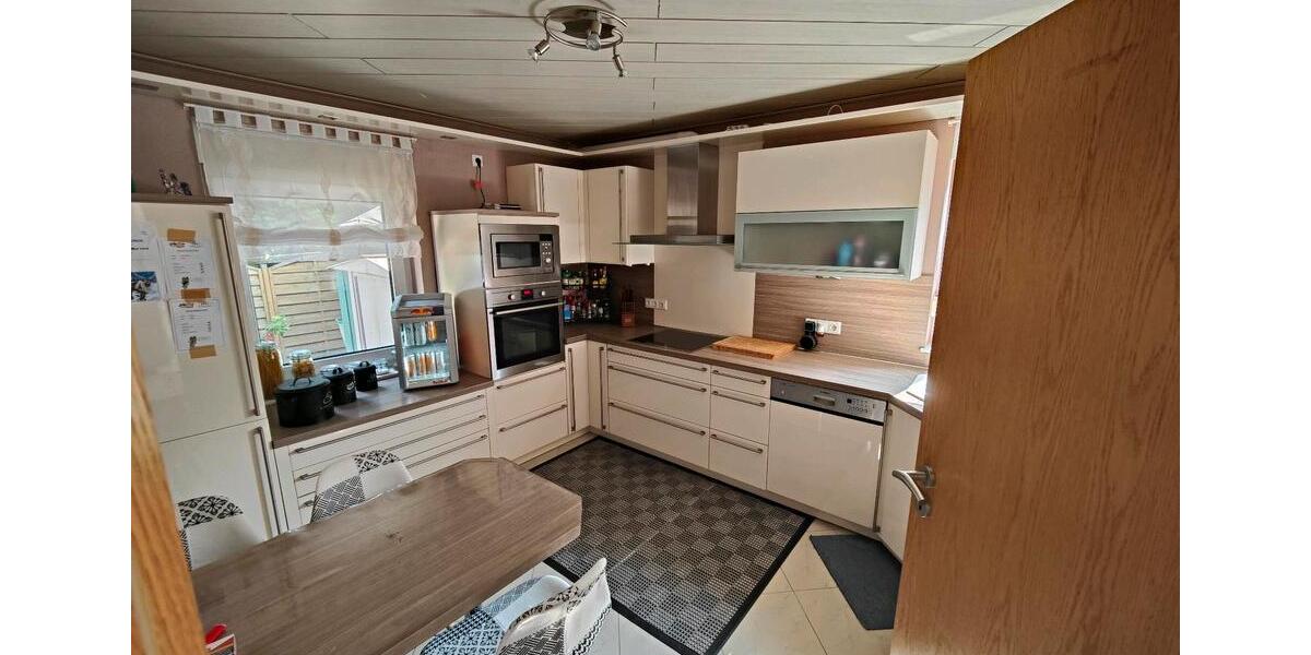 Doppelhaushälfte Lage - 9 Zimmer, 172 m&sup2;, 435.000&euro; | Angebot:27242749