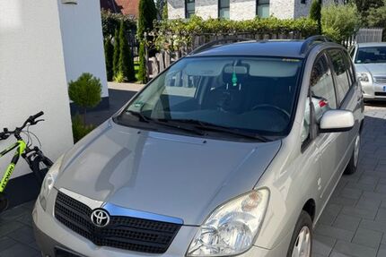 Toyota Corolla Verso 162.000 km 3.500 &euro; Stukenbrock 33758