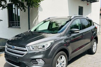 Ford Kuga 114.000 km 10.900 &euro; Bielefeld 33647