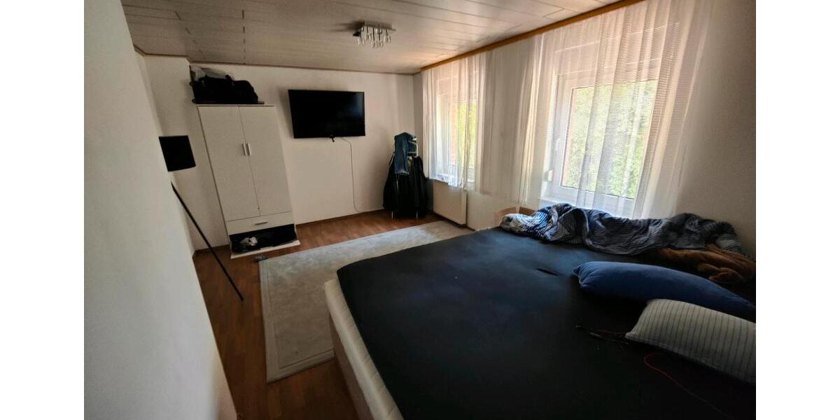 Doppelhaushälfte Lage - 9 Zimmer, 172 m&sup2;, 435.000&euro; | Angebot:27242749
