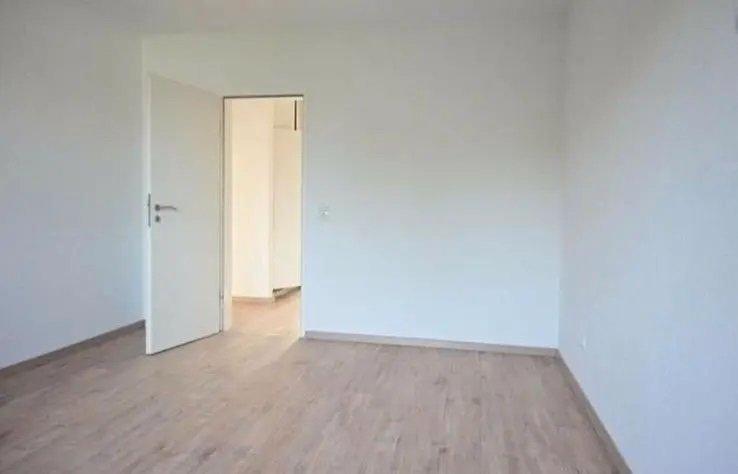Etagenwohnung Lage - 3 Zimmer, 75 m&sup2;, 110.000&euro; | Angebot:27474957