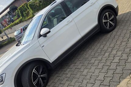 VW Tiguan 78.000 km 22.000 &euro; Bielefeld 33611