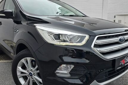 Ford Kuga 142.000 km 8.950 &euro; Lippstadt 59557