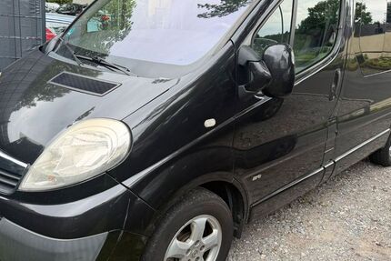 Opel Vivaro 267.000 km 8.900 &euro; Bielefeld 33659
