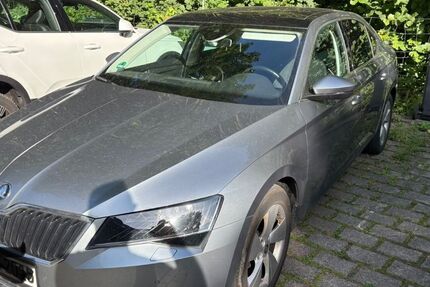 Skoda Superb 129.773 km 16.700 &euro; Bielefeld 33699
