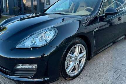 Porsche Panamera 68.000 km 28.900 &euro; Bielefeld 33719