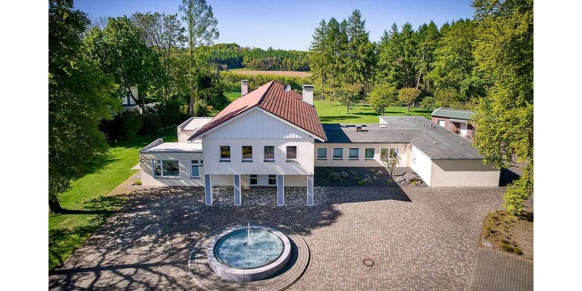 Einfamilienhaus Oerlinghausen - 12 Zimmer, 556 m&sup2;, 1.950.000&euro; | Angebot:27463998