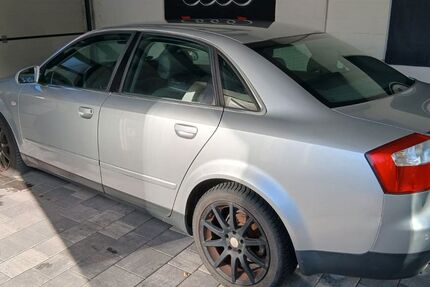 Audi A4 220.834 km 2.500 &euro; Leopoldshöhe 33818