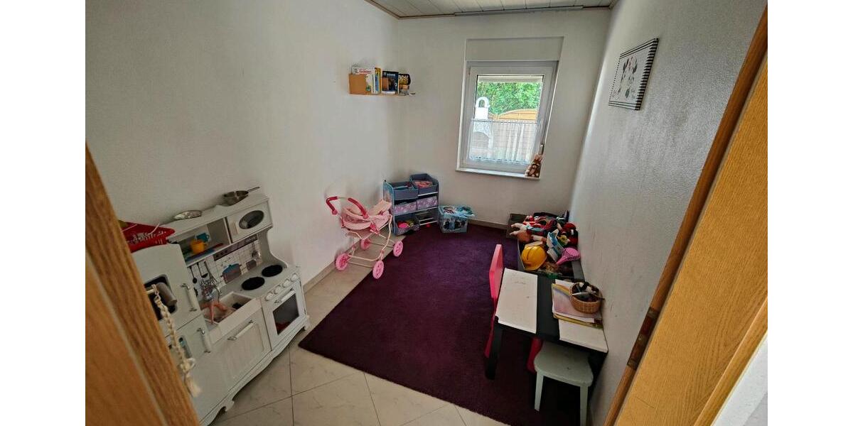 Doppelhaushälfte Lage - 9 Zimmer, 172 m&sup2;, 435.000&euro; | Angebot:27242749