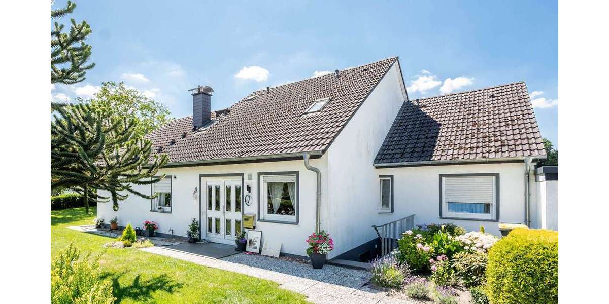 Einfamilienhaus Schloß Holte-Stukenbrock Stukenbrock - 8.5 Zimmer, 216 m&sup2;, 497.500&euro; | Angebot:27325982