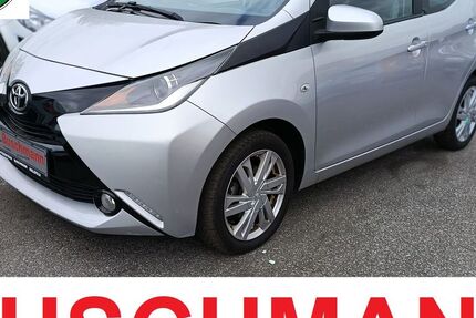 Toyota Aygo (X) 62.300 km 7.499 &euro; Bielefeld 33609