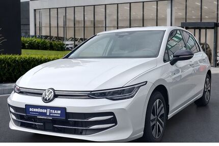 VW Golf 8.213 km 29.890 &euro; Bielefeld 33689