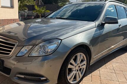 Mercedes-Benz E 300 275.372 km 7.399 &euro; Versmold 33775