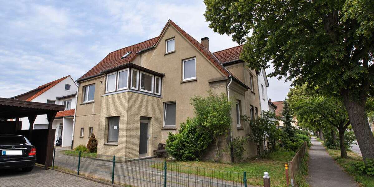 Einfamilienhaus Lage - 10 Zimmer, 182 m&sup2;, 50.000&euro; | Angebot:27473441