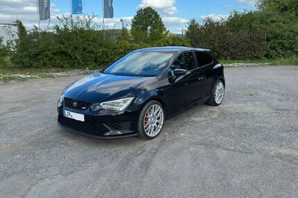 Seat Leon 66.000 km 18.999 &euro; Lage 32791