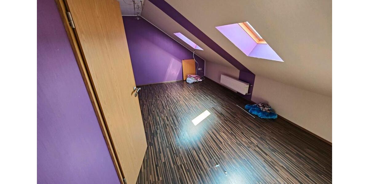 Doppelhaushälfte Lage - 9 Zimmer, 172 m&sup2;, 435.000&euro; | Angebot:27242749