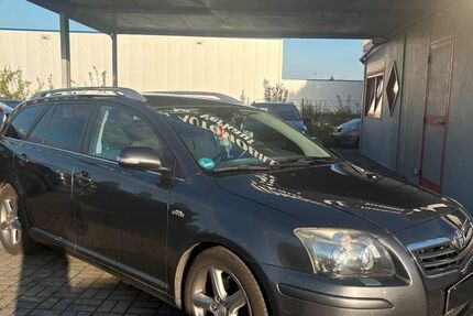Toyota Avensis 337.694 km 999 &euro; Enger 32130