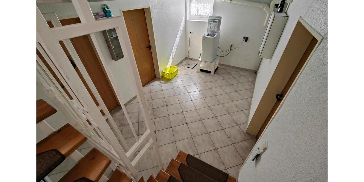 Doppelhaushälfte Lage - 9 Zimmer, 172 m&sup2;, 435.000&euro; | Angebot:27242749