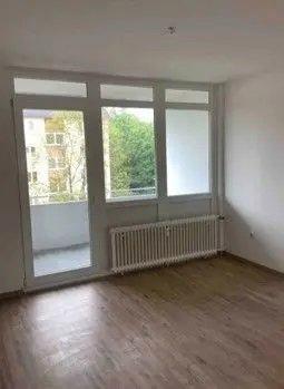 Etagenwohnung Lage - 3 Zimmer, 75 m&sup2;, 110.000&euro; | Angebot:27474957