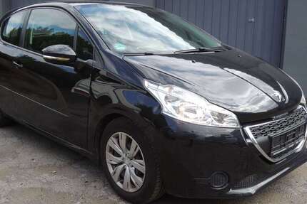 Peugeot 208 136.000 km 2.999 &euro; Bielefeld 33609