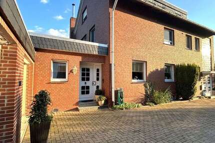 Haus Versmold - 10 Zimmer, 270 m&sup2;, 549.000&euro; | Angebot:27207740