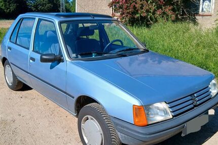 Peugeot 205 18.500 km 8.500 &euro; Bielefeld 33739