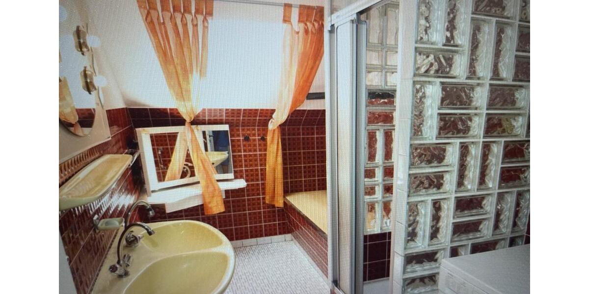 Doppelhaushälfte Ennigerloh - 10 Zimmer, 230 m&sup2;, 299.000&euro; | Angebot:27416407