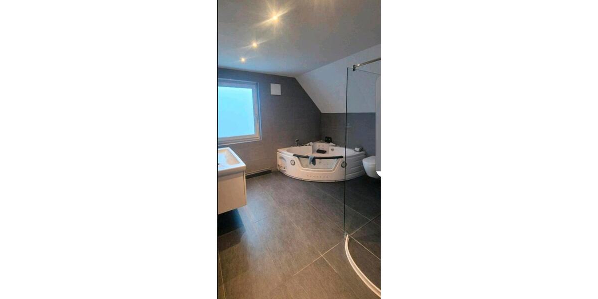 Einfamilienhaus Lage - 7 Zimmer, 144 m&sup2;, 530.000&euro; | Angebot:26750436