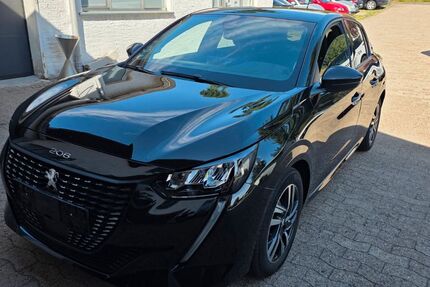 Peugeot 208 95.000 km 10.999 &euro; Augustdorf 32832
