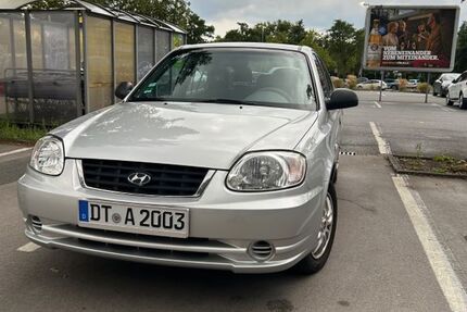 Hyundai Accent 75.000 km 2.340 &euro; Lage 32791